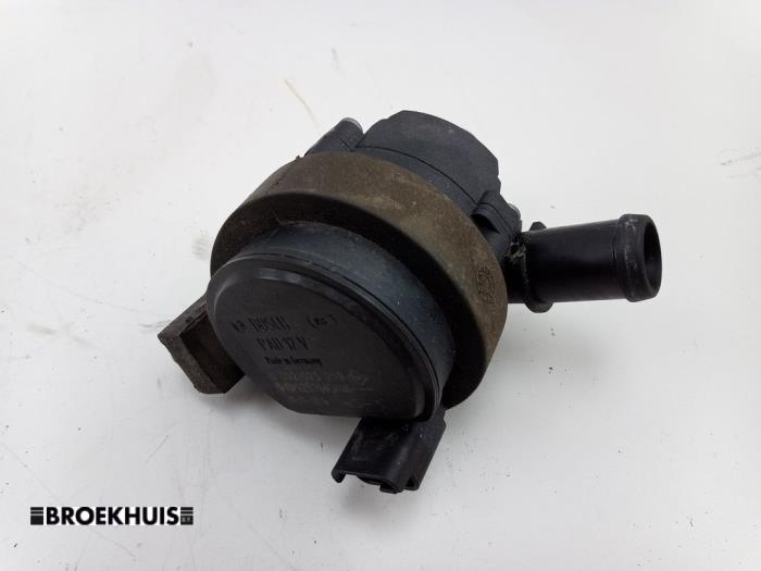 Begagnade Vattenpump Renault Master III (EV/HV/UV/VA/VB/VD/VF/VG/VJ) 2.3 dCi 165 16V FWD Pris € 30,25 Inklusive moms erbjuds av Autobedrijf Broekhuis B.V.