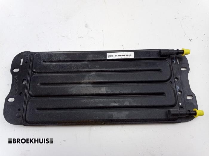 Used Fuel cooler Renault Master III (EV/HV/UV/VA/VB/VD/VF/VG/VJ) 2.3 dCi 165 16V FWD Price € 54,45 Inclusive VAT offered by Autobedrijf Broekhuis B.V.