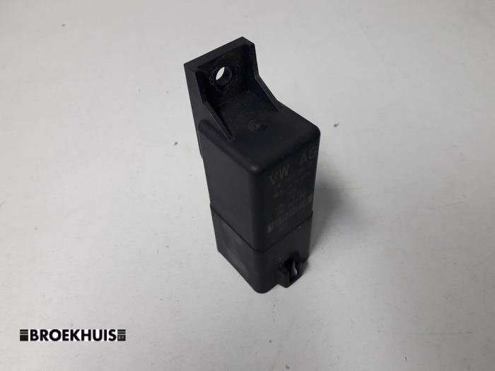 Volkswagen Crafter Glow plug relays stock