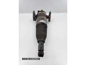 Used Rear shock absorber rod, right Porsche Cayenne II (92A) 3.0 D V6 24V Price € 250,00 Margin scheme offered by Autobedrijf Broekhuis B.V.