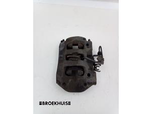 Used Rear brake calliper, right Porsche Cayenne II (92A) 3.0 D V6 24V Price € 250,00 Margin scheme offered by Autobedrijf Broekhuis B.V.