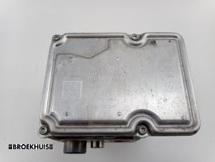 Bloc ABS d'un Porsche Cayenne II (92A) 3.0 D V6 24V 2010