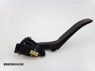 Used Accelerator pedal Porsche Cayenne II (92A) 3.0 D V6 24V Price € 30,00 Margin scheme offered by Autobedrijf Broekhuis B.V.