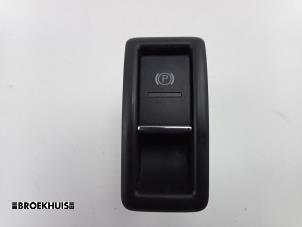 Usados Interruptor de freno de mano Porsche Cayenne II (92A) 3.0 D V6 24V Precio € 35,00 Norma de margen ofrecido por Autobedrijf Broekhuis B.V.
