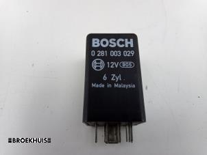 Used Glow plug relay Porsche Cayenne II (92A) 3.0 D V6 24V Price € 25,00 Margin scheme offered by Autobedrijf Broekhuis B.V.