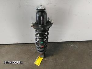 Gebrauchte Stoßdämpferstrebe links hinten Toyota Avensis Wagon (T25/B1E) 2.0 16V D-4D-F Preis € 25,00 Margenregelung angeboten von Autobedrijf Broekhuis B.V.