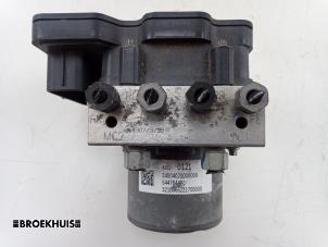 Used ABS pump Opel Karl 1.0 12V Price € 90,00 Margin scheme offered by Autobedrijf Broekhuis B.V.
