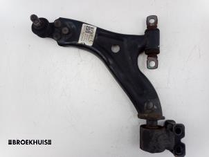 Used Front wishbone, left Opel Karl 1.0 12V Price € 40,00 Margin scheme offered by Autobedrijf Broekhuis B.V.
