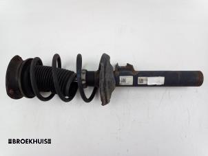 Used Front shock absorber rod, right Volkswagen Golf VII (AUA) 1.2 TSI BlueMotion 16V Price € 40,00 Margin scheme offered by Autobedrijf Broekhuis B.V.