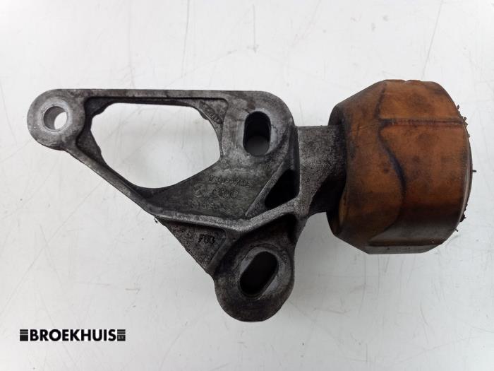 Usagé Support moteur Audi A6 (C7) 2.0 TDI 16V Prix € 25,00 Règlement à la marge proposé par Autobedrijf Broekhuis B.V.