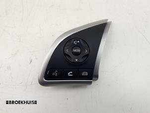 Used Steering wheel mounted radio control Mitsubishi Space Star (A0) 1.2 12V Price € 35,00 Margin scheme offered by Autobedrijf Broekhuis B.V.