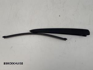Used Rear wiper arm Mercedes A (177.0) 2.0 A-250 Turbo 16V Price € 20,00 Margin scheme offered by Autobedrijf Broekhuis B.V.