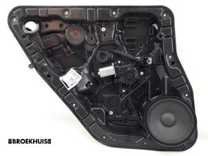 Używane Mechanizm szyby lewej tylnej wersja 4-drzwiowa Mercedes A (177.0) 2.0 A-250 Turbo 16V Cena € 60,00 Procedura marży oferowane przez Autobedrijf Broekhuis B.V.