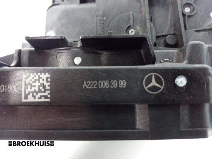 Serrure portière mécanique 4portes avant droite d'un Mercedes-Benz GLC Coupe (C253)
