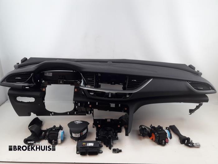 Juego y módulo de airbag de un Opel Insignia Sports Tourer 1.5 Turbo 16V 165 2018