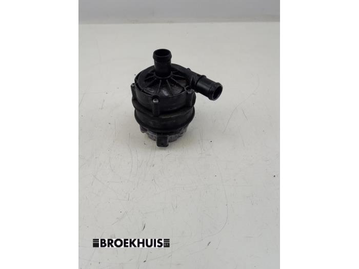 Begagnade Extra vattenpump MG ZS EV Pris € 65,00 Marginaltabell erbjuds av Autobedrijf Broekhuis B.V.