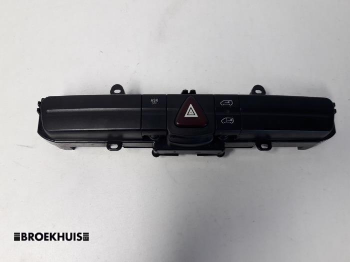 Używane Przelacznik Mercedes Sprinter 5t (906.63/65) 516 CDI 16V Cena € 18,15 Z VAT oferowane przez Autobedrijf Broekhuis B.V.