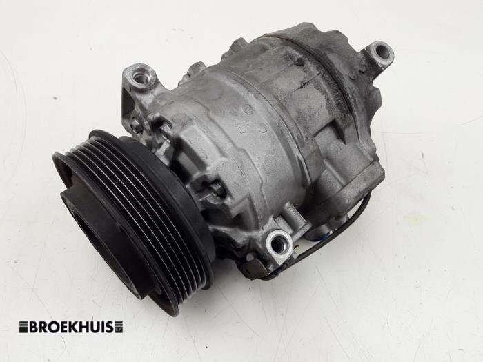 Usagé Pompe clim Porsche Boxster (986) 3.2 S 24V Prix € 150,00 Règlement à la marge proposé par Autobedrijf Broekhuis B.V.