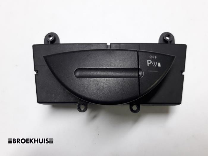 Gebrauchte PDC Schalter Mercedes E (W211) 2.6 E-240 V6 18V Preis € 20,00 Margenregelung angeboten von Autobedrijf Broekhuis B.V.