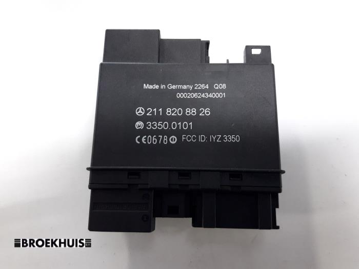 Używane Keyless Entry-Antena Mercedes E (W211) 5.0 E-500 V8 24V Cena € 20,00 Procedura marży oferowane przez Autobedrijf Broekhuis B.V.