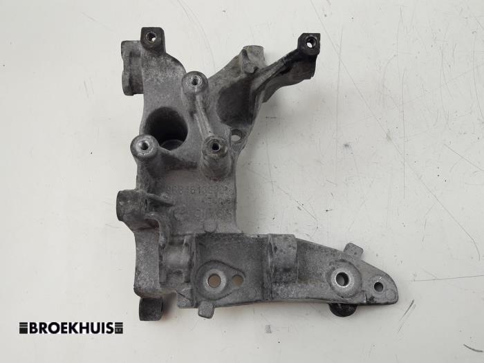 Gebrauchte Dynamostütze oben Peugeot 5008 I (0A/0E) 1.6 HDiF 16V Preis € 25,00 Margenregelung angeboten von Autobedrijf Broekhuis B.V.