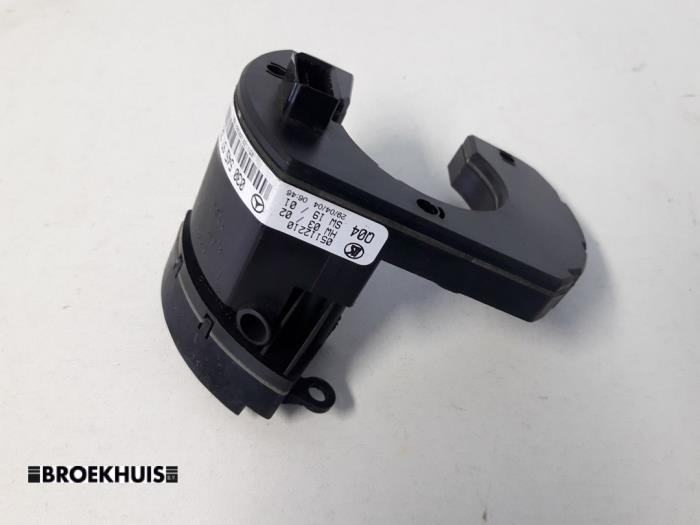 Begagnade Styrvinkelsensor Mercedes E (W211) 2.2 E-200 CDI 16V Pris € 25,00 Marginaltabell erbjuds av Autobedrijf Broekhuis B.V.