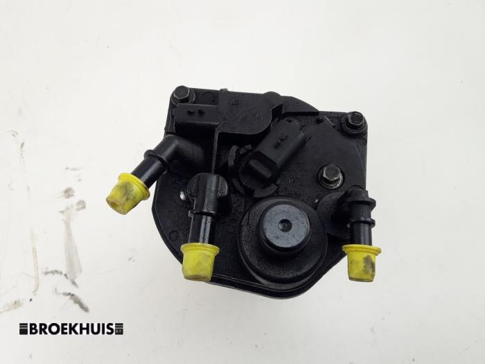 Gebrauchte Kraftstofffiltergehäuse Peugeot 5008 I (0A/0E) 1.6 HDiF 16V Preis € 40,00 Margenregelung angeboten von Autobedrijf Broekhuis B.V.