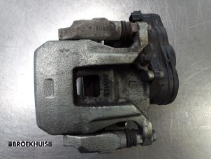 Used Rear brake calliper, left Mitsubishi Outlander (GF/GG) 2.0 16V 4x2 Price € 125,00 Margin scheme offered by Autobedrijf Broekhuis B.V.