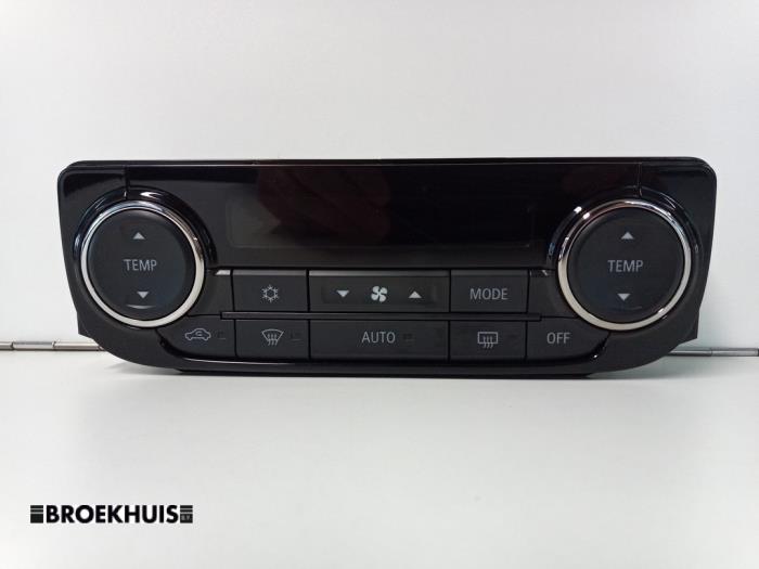 Panel de control de calefacción de un Mitsubishi Outlander (GF/GG) 2.0 16V 4x2 2020