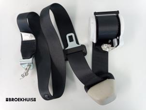 Used Rear seatbelt, right Mitsubishi Outlander (GF/GG) 2.0 16V 4x2 Price € 60,00 Margin scheme offered by Autobedrijf Broekhuis B.V.