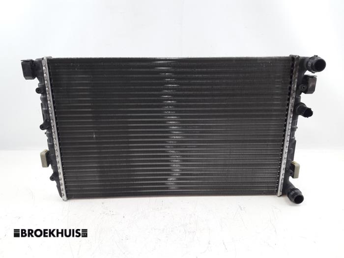 Usagé Radiateur Skoda Fabia (6Y2) 1.4i 16V Prix € 25,00 Règlement à la marge proposé par Autobedrijf Broekhuis B.V.