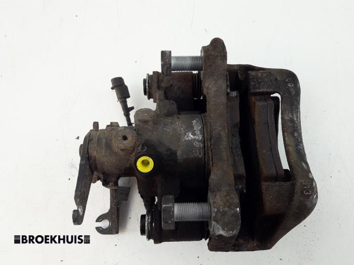 Rear brake calliper, left from a Iveco New Daily VI 33S12, 35C12, 35S12 2016