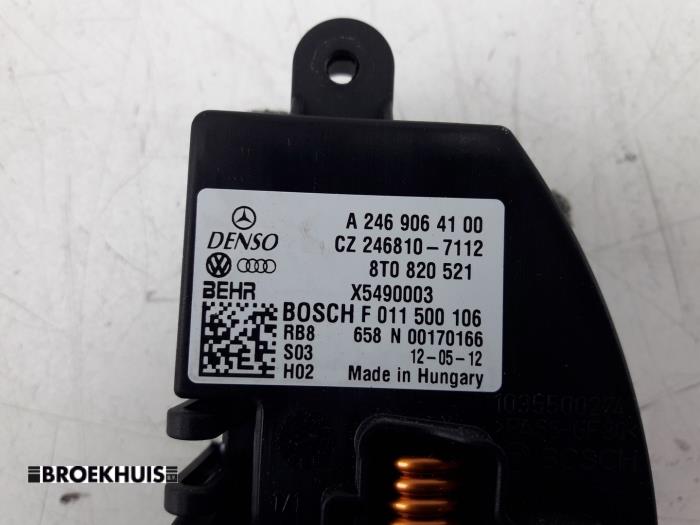 Heater resistor from a Audi A4 Avant (B8) 1.8 TFSI 16V 2012