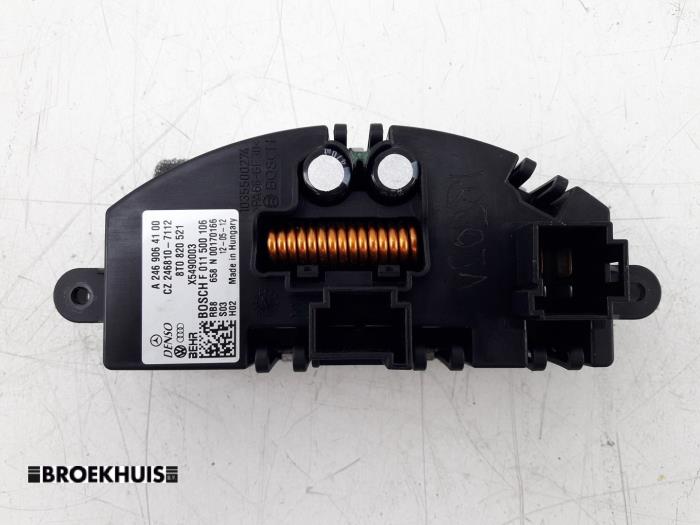 Heater resistor from a Audi A4 Avant (B8) 1.8 TFSI 16V 2012