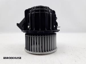 Usagé Ventilateur chauffage Audi A4 Avant (B8) 1.8 TFSI 16V Prix € 45,00 Règlement à la marge proposé par Autobedrijf Broekhuis B.V.