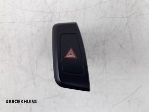 Usados Interruptor de luz de pánico Audi A4 Avant (B8) 1.8 TFSI 16V Precio € 10,00 Norma de margen ofrecido por Autobedrijf Broekhuis B.V.