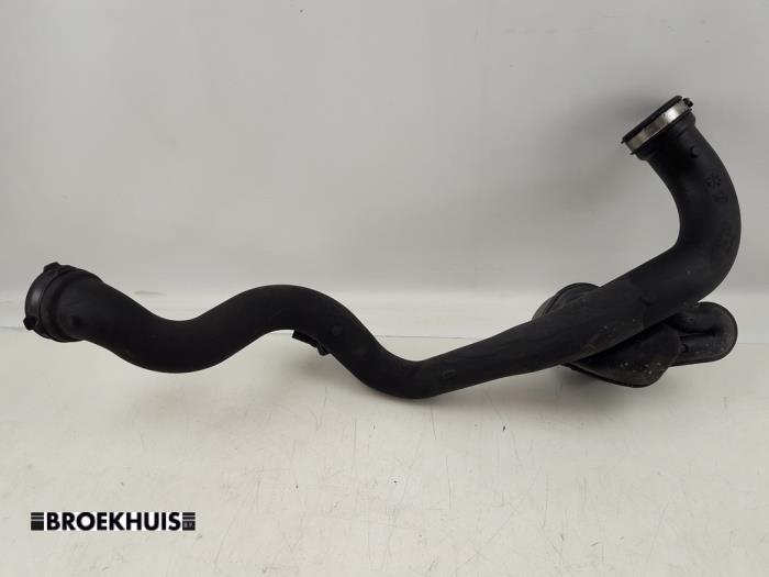 Gebrauchte Intercooler Schlauch Audi A4 Avant (B8) 1.8 TFSI 16V Preis € 40,00 Margenregelung angeboten von Autobedrijf Broekhuis B.V.