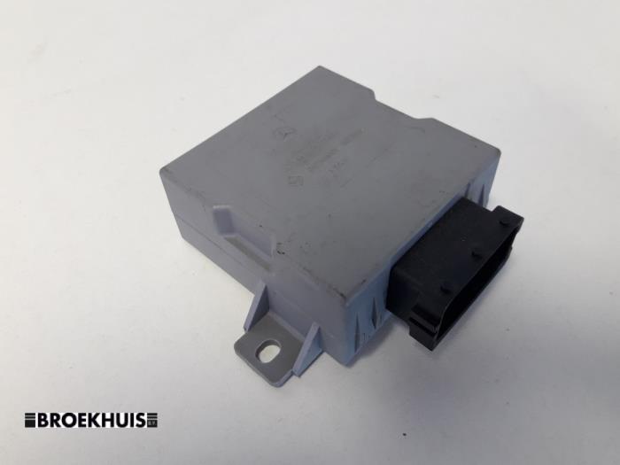 Begagnade Regnsensor Mercedes A (W168) 1.7 A-170 CDI 16V Pris € 15,00 Marginaltabell erbjuds av Autobedrijf Broekhuis B.V.