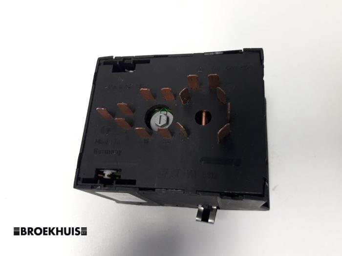 Light switch from a Opel Omega B (25/26/27) 2.0 DTi 16V 1999