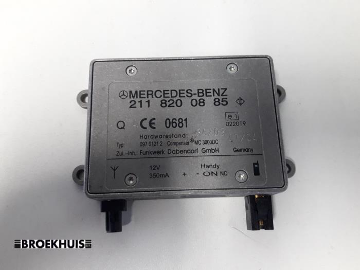 Antenne amplificateur d'un Mercedes-Benz A (W169) 2.0 A-180 CDI 16V 5-Drs. 2005