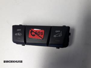 Gebrauchte SOS knop Mercedes B (W246,242) 2.2 B-220 CDI BlueEFFICIENCY 16V Preis € 25,00 Margenregelung angeboten von Autobedrijf Broekhuis B.V.