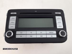 Used Radio CD player Volkswagen Caddy III (2KA,2KH,2CA,2CH) 1.6 TDI 16V Price € 60,50 Inclusive VAT offered by Autobedrijf Broekhuis B.V.