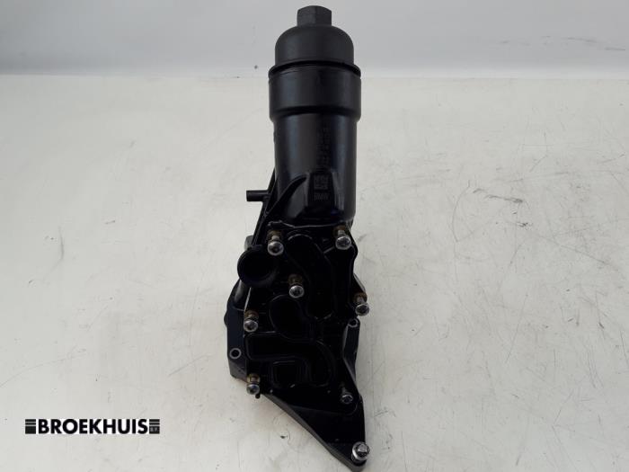 Gebrauchte Ölfiltergehäuse BMW 1 serie (F20) 116d 1.5 12V TwinPower Preis € 80,00 Margenregelung angeboten von Autobedrijf Broekhuis B.V.