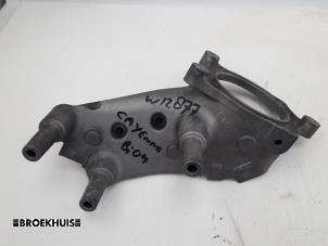 Usados Soporte (varios) Porsche Cayenne (9PA) 4.5 S V8 32V Precio € 35,00 Norma de margen ofrecido por Autobedrijf Broekhuis B.V.