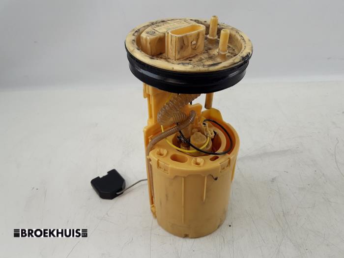Usagé Pompe à carburant Volkswagen Transporter T5 2.0 TDI DRF Prix € 54,45 Prix TTC proposé par Autobedrijf Broekhuis B.V.