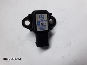 Gebrauchte Map Sensor (Einlasskrümmer) Mercedes C (W203) 2.2 C-200 CDI 16V Preis € 15,00 Margenregelung angeboten von Autobedrijf Broekhuis B.V.