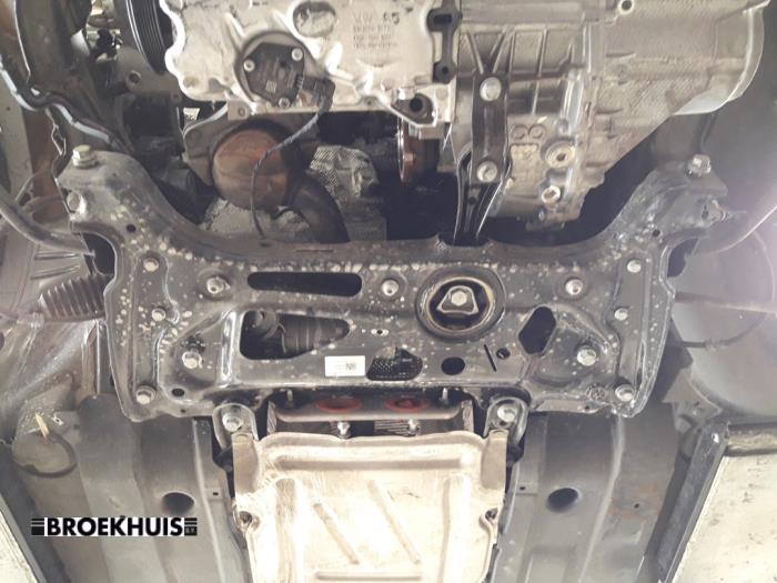 Begagnade Underram Volkswagen Golf VIII (CD1) 1.0 eTSI 12V Pris € 150,00 Marginaltabell erbjuds av Autobedrijf Broekhuis B.V.