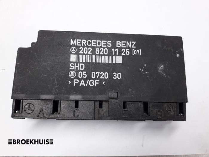 Comfort Module from a Mercedes-Benz C (W202) 1.8 C-180 16V 1993