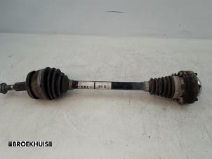 Used Front drive shaft, left Volkswagen Transporter T5 2.0 TDI DRF Price € 72,60 Inclusive VAT offered by Autobedrijf Broekhuis B.V.