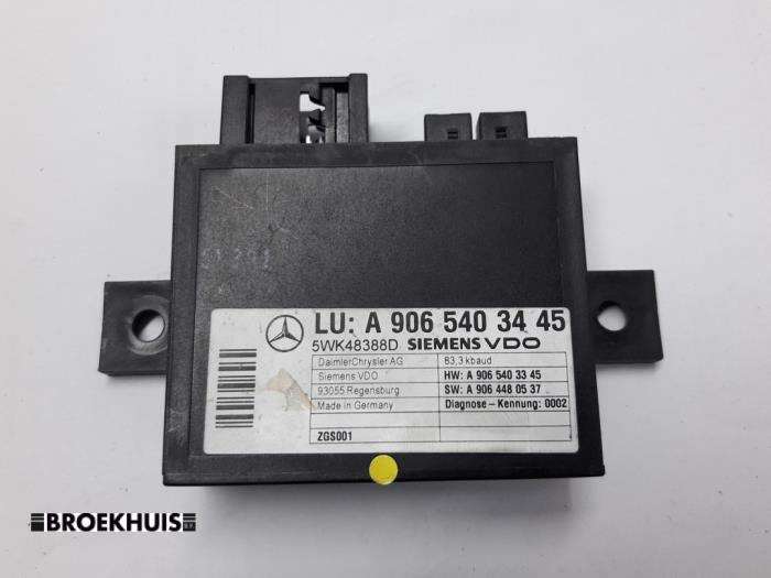 Begagnade Däcktrycksmodul Mercedes Sprinter 3,5t (906.63) 313 CDI 16V Pris € 36,30 Inklusive moms erbjuds av Autobedrijf Broekhuis B.V.